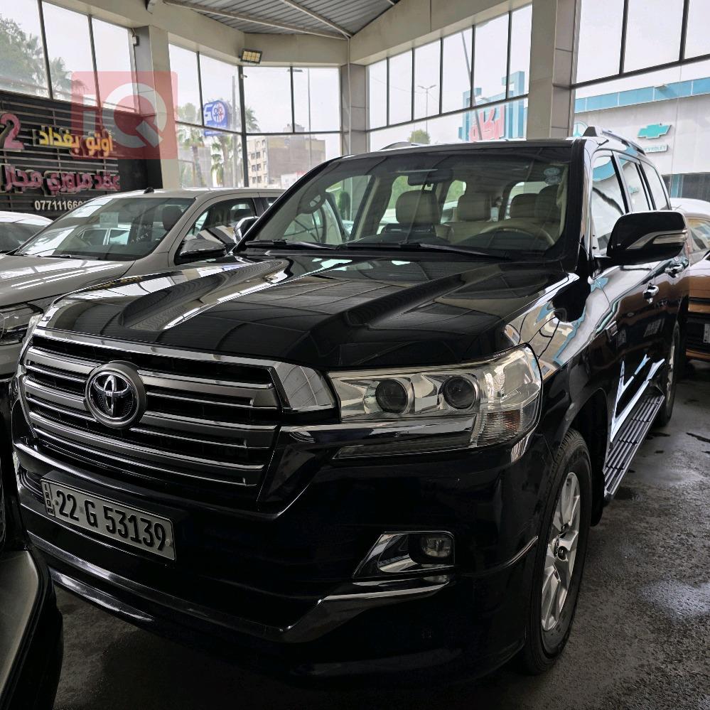 تويوتا لاندكروزر